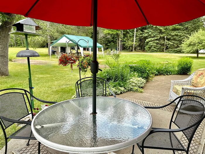 9 Oaks Inn (Pine Aire Motel, Pine-Aire Motel) - From Real Estate Listing (newer photo)